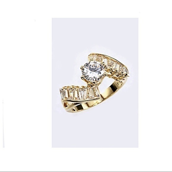 18K Gold Plated Size 7 Cubic Zirconia Ring - Picture 2 of 4